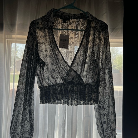NWT cropped sheer floral top - Picture 2 of 6